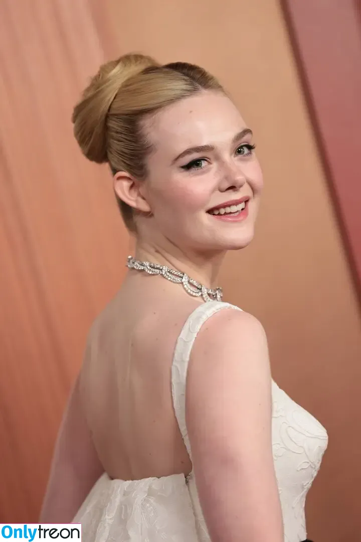 Elle Fanning голая photo #2809 (ellefanning)