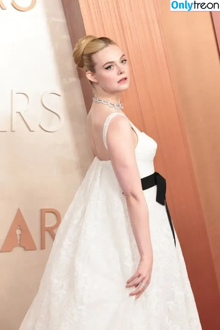 Elle Fanning голая photo #2811 (ellefanning)