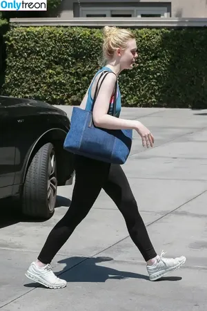 Elle Fanning / ellefanning nude photo #3187