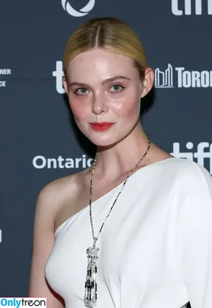 Elle Fanning / ellefanning nude photo #3190