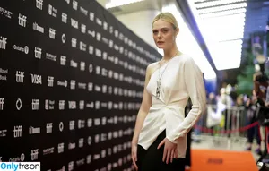 Elle Fanning / ellefanning nude photo #3196