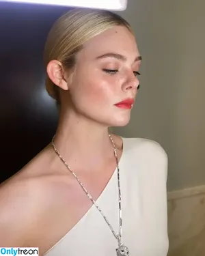 Elle Fanning / ellefanning nude photo #3202