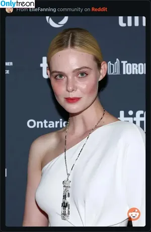 Elle Fanning / ellefanning nude photo #3208