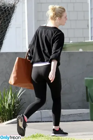Elle Fanning / ellefanning nude photo #3215
