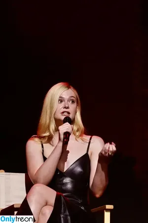 Elle Fanning / ellefanning nude photo #3230