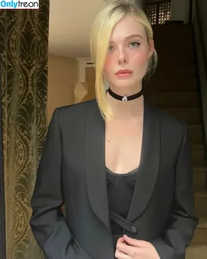 Elle Fanning / ellefanning nude photo #3245