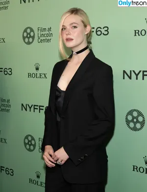 Elle Fanning / ellefanning nude photo #3257