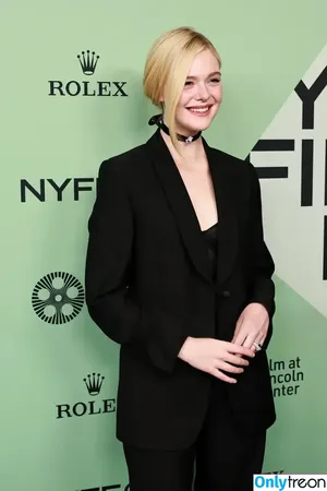 Elle Fanning / ellefanning nude photo #3268