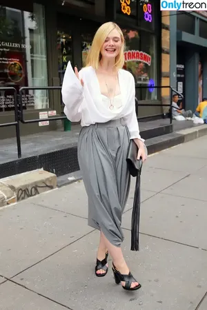 Elle Fanning / ellefanning nude photo #3285
