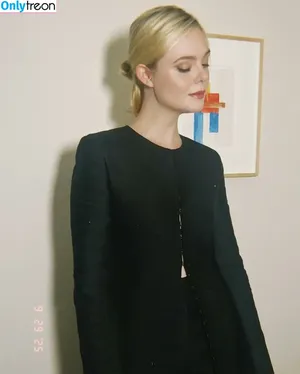Elle Fanning / ellefanning nude photo #3296