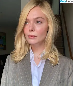 Elle Fanning / ellefanning nude photo #3303