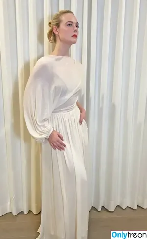 Elle Fanning / ellefanning nude photo #3318