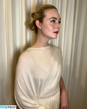 Elle Fanning / ellefanning nude photo #3321