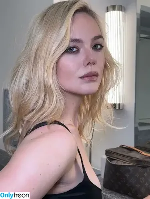 Elle Fanning / ellefanning nude photo #3337
