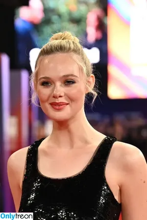 Elle Fanning / ellefanning nude photo #3359