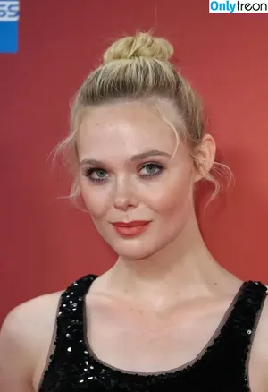 Elle Fanning / ellefanning nude photo #3360
