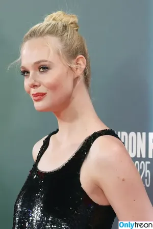 Elle Fanning / ellefanning nude photo #3364