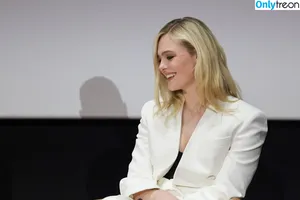 Elle Fanning / ellefanning nude photo #3377