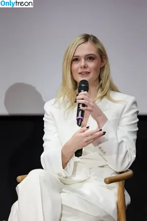 Elle Fanning / ellefanning nude photo #3389