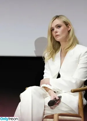 Elle Fanning / ellefanning nude photo #3395