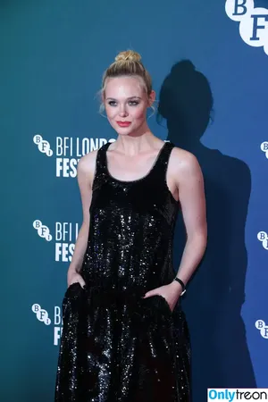 Elle Fanning / ellefanning nude photo #3408