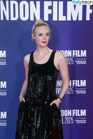 Elle Fanning / ellefanning nude photo #3425
