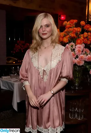 Elle Fanning / ellefanning nude photo #3441