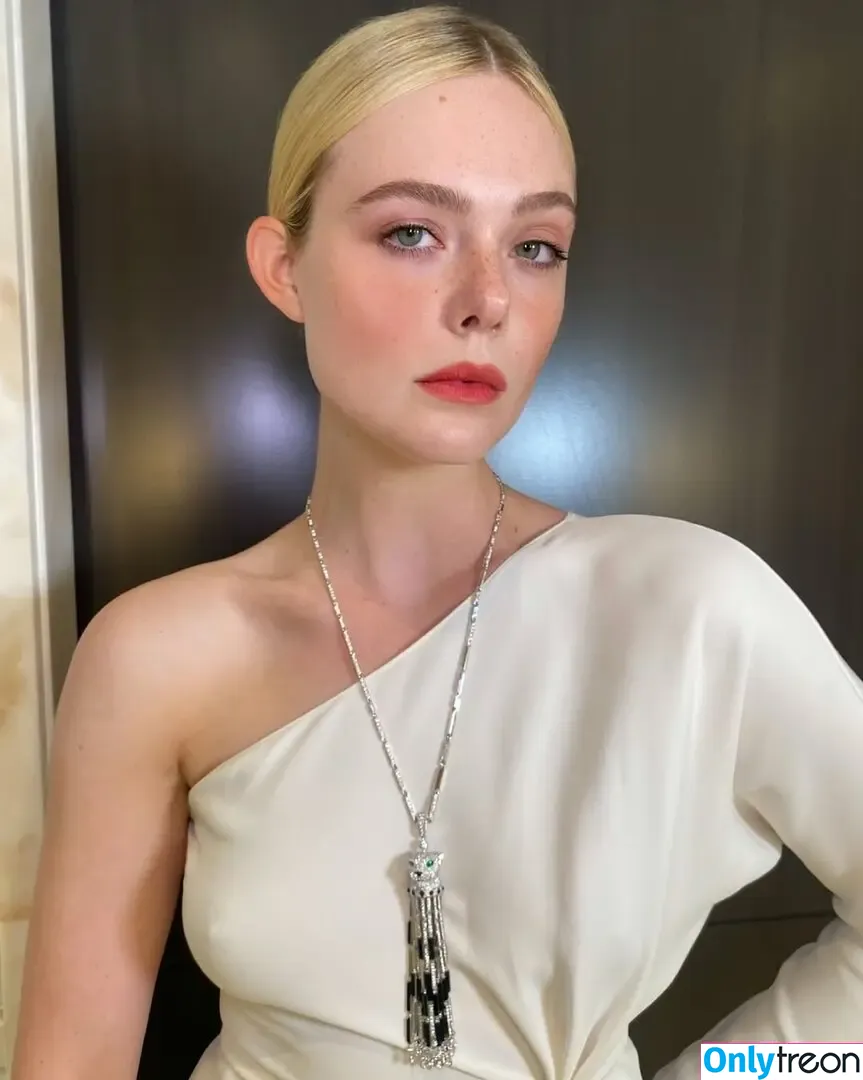 Elle Fanning nude photo #3200 (ellefanning)