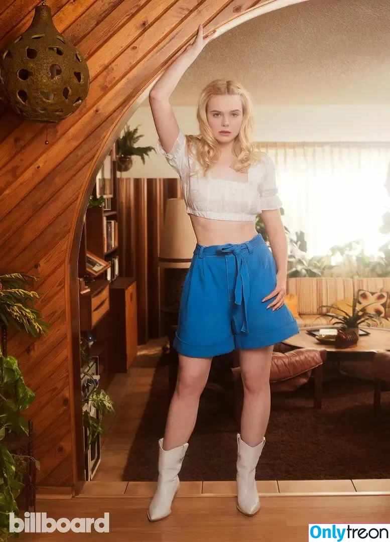 Elle Fanning nude photo #3209 (ellefanning)