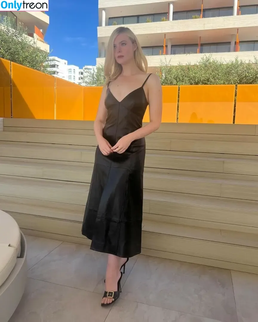 Elle Fanning nude photo #3239 (ellefanning)