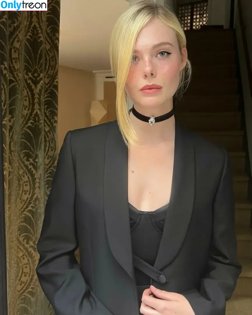 Elle Fanning nude photo #3245 (ellefanning)