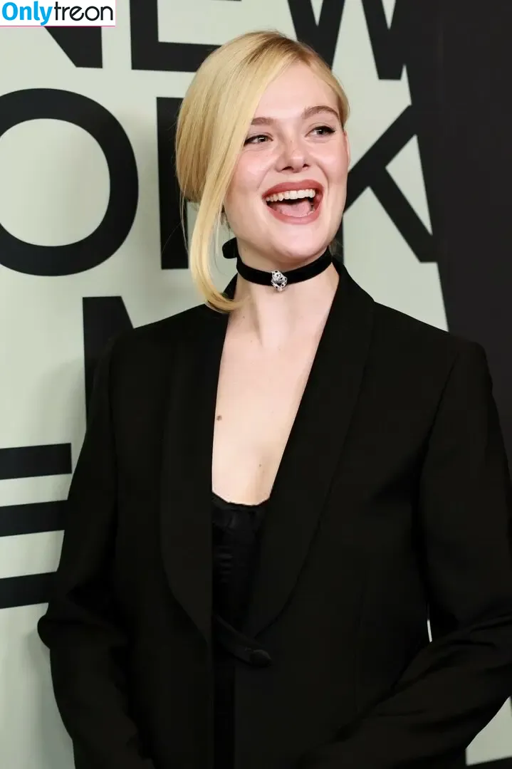 Elle Fanning nude photo #3253 (ellefanning)