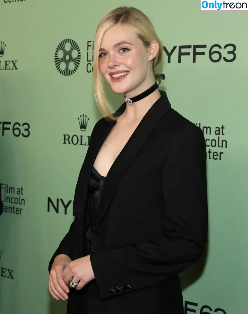 Elle Fanning nude photo #3254 (ellefanning)
