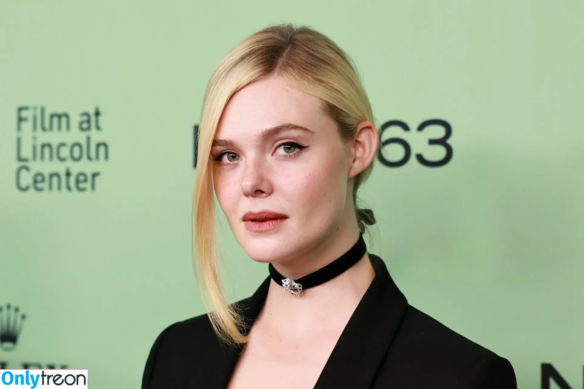 Elle Fanning nude photo #3267 (ellefanning)