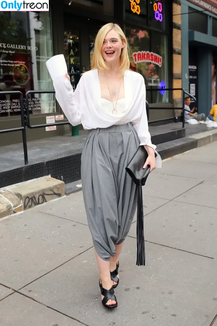 Elle Fanning nude photo #3284 (ellefanning)