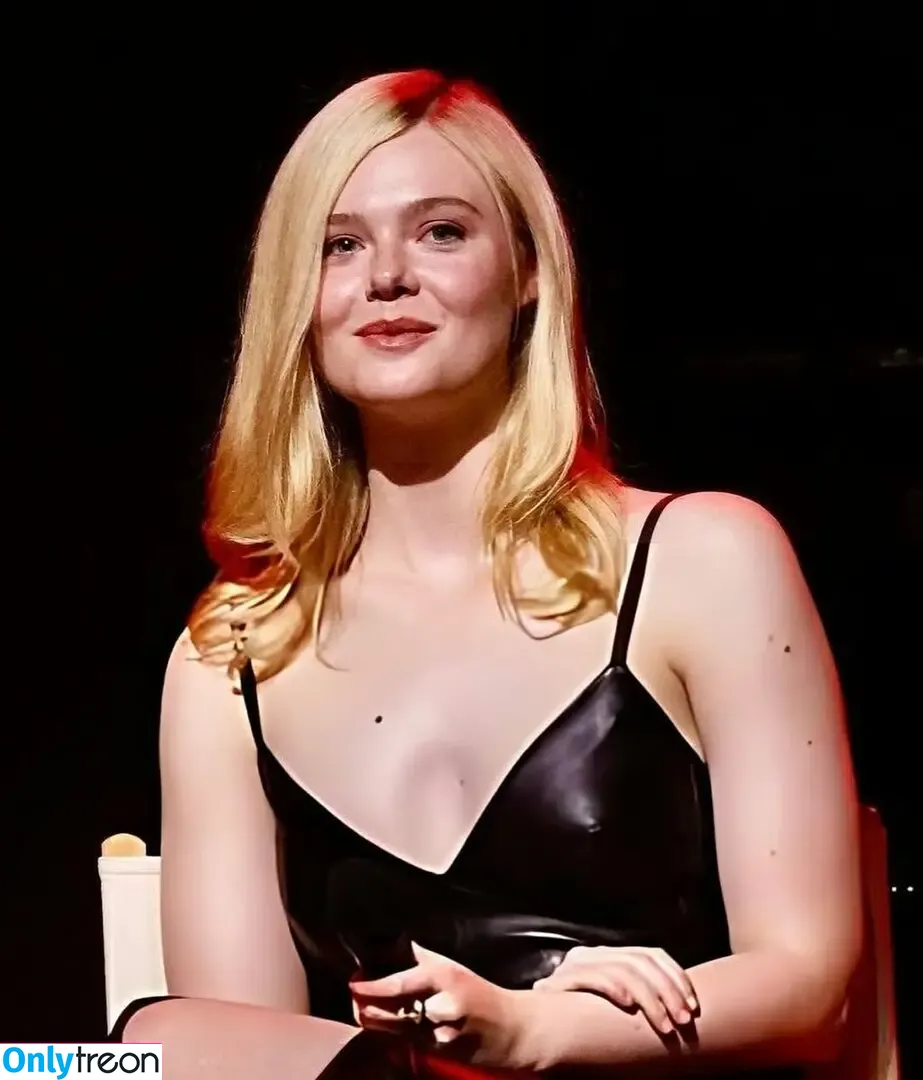 Elle Fanning nude photo #3323 (ellefanning)