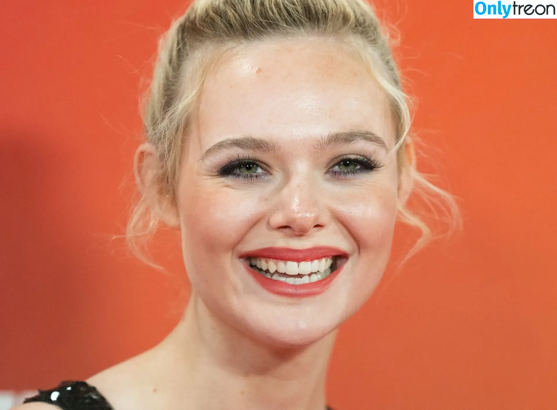 Elle Fanning голая photo #3355 (ellefanning)