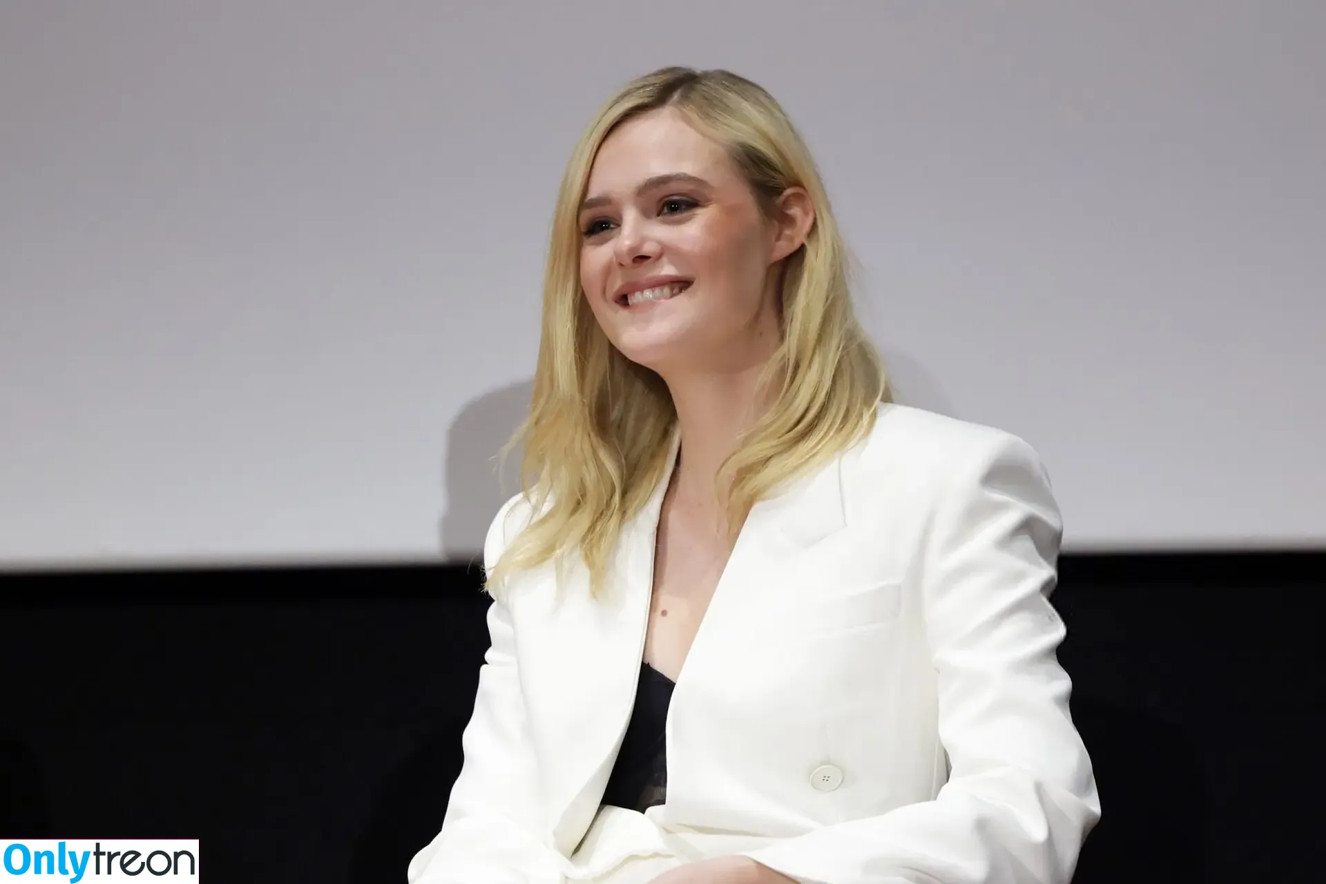 Elle Fanning голая photo #3383 (ellefanning)
