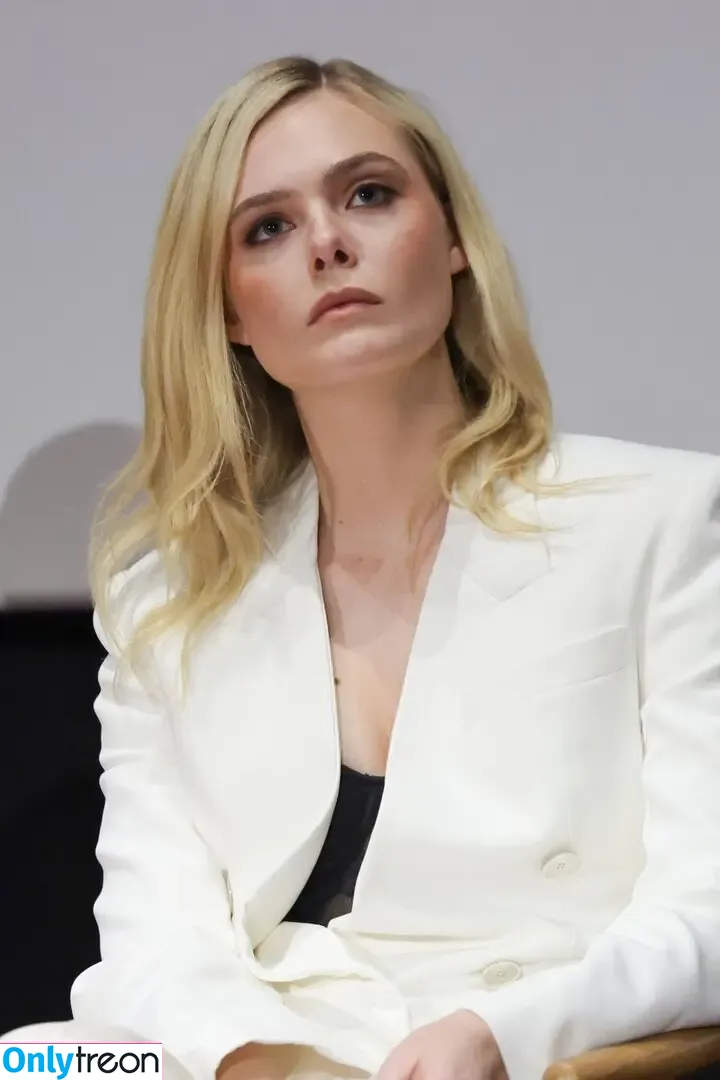 Elle Fanning голая photo #3388 (ellefanning)