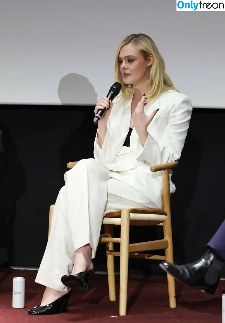 Elle Fanning голая photo #3391 (ellefanning)