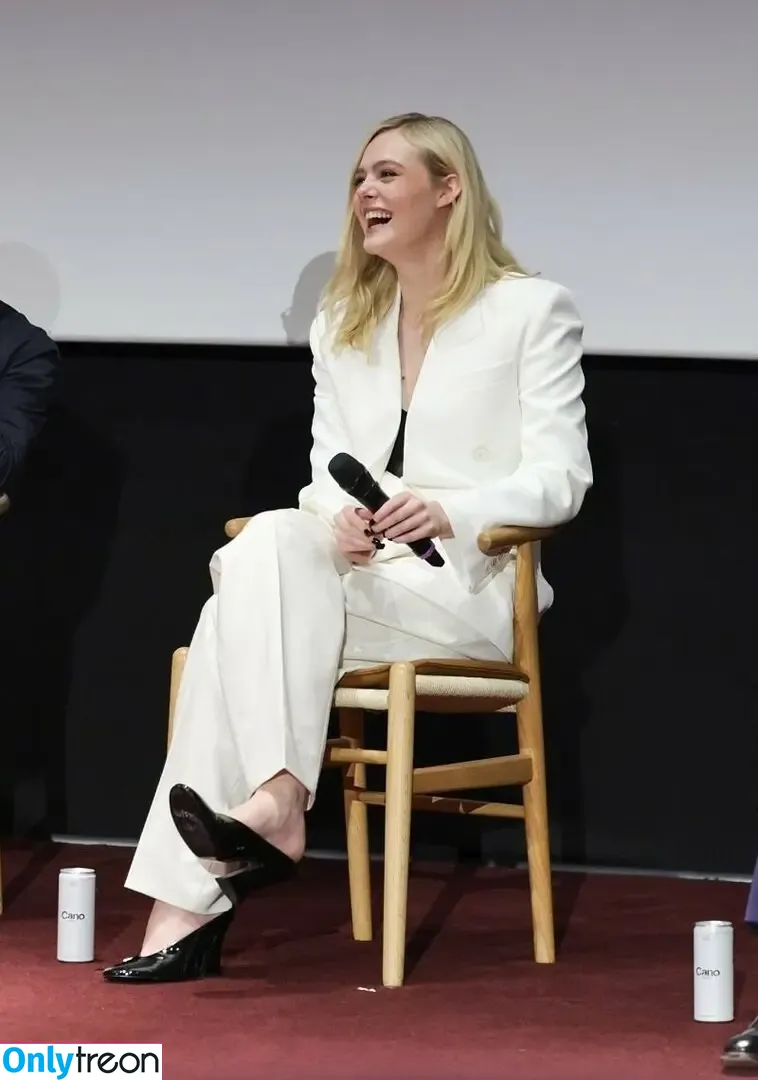 Elle Fanning голая photo #3392 (ellefanning)