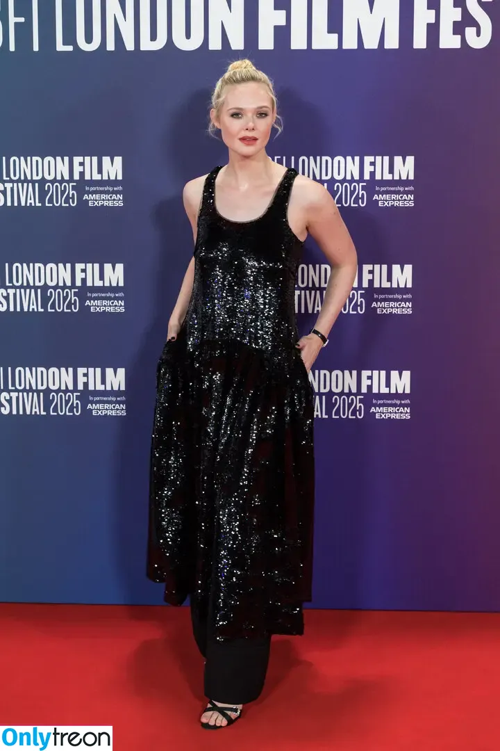 Elle Fanning голая photo #3401 (ellefanning)