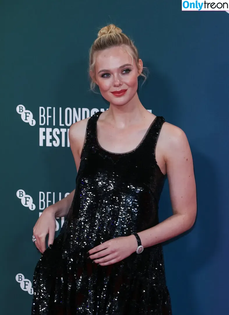 Elle Fanning nude photo #3415 (ellefanning)