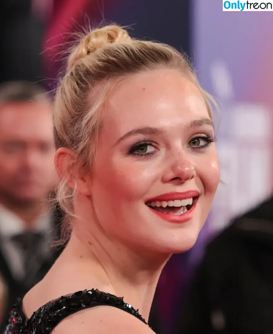Elle Fanning голая photo #3418 (ellefanning)