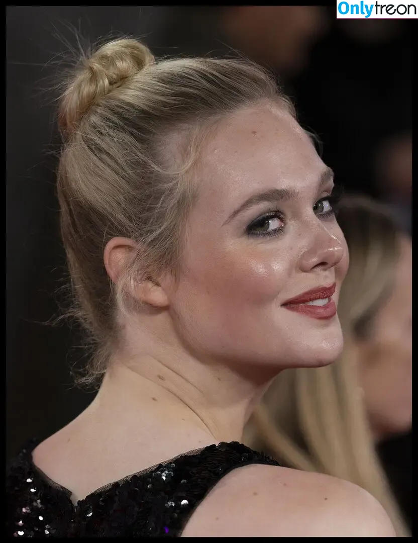 Elle Fanning голая photo #3422 (ellefanning)
