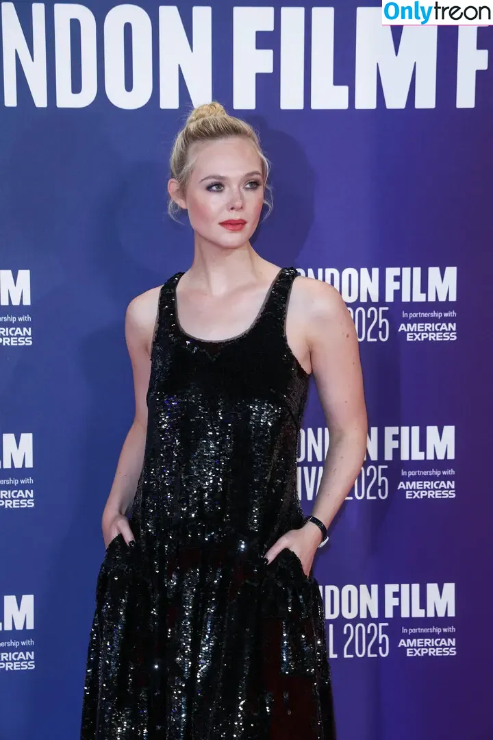 Elle Fanning голая photo #3425 (ellefanning)
