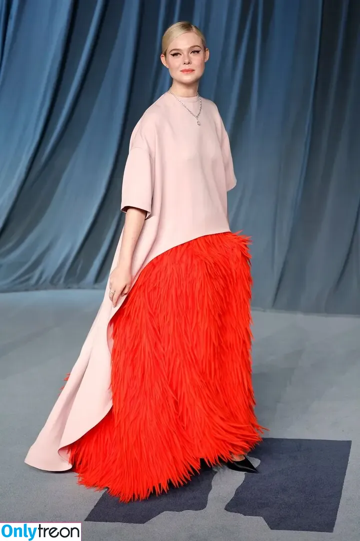 Elle Fanning голая photo #3448 (ellefanning)