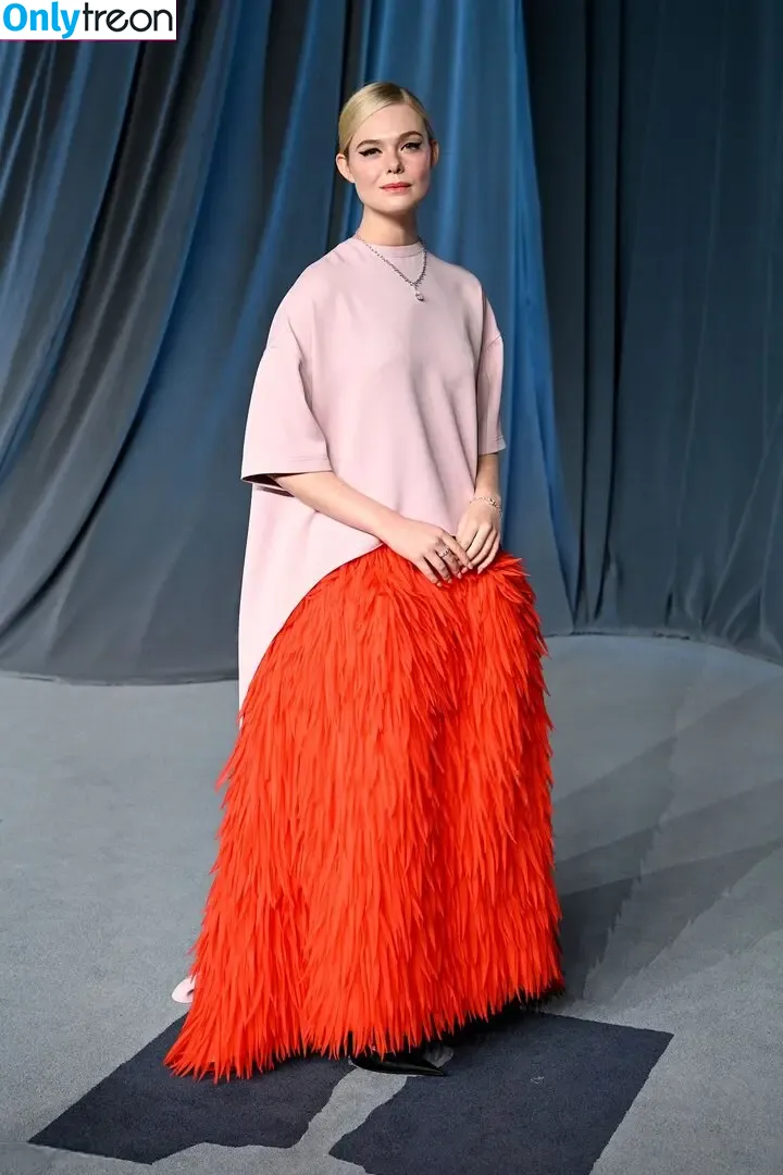 Elle Fanning голая photo #3449 (ellefanning)
