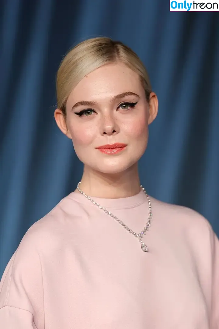 Elle Fanning голая photo #3450 (ellefanning)