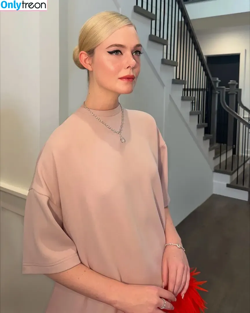 Elle Fanning голая photo #3456 (ellefanning)